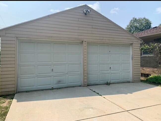 Photo - 1204 Snyder Rd