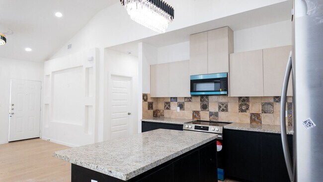 Photo - 612 Moar Dr Unit 3