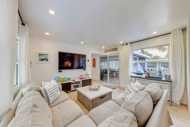 398 Burton Dr Unit SI ID1545789P