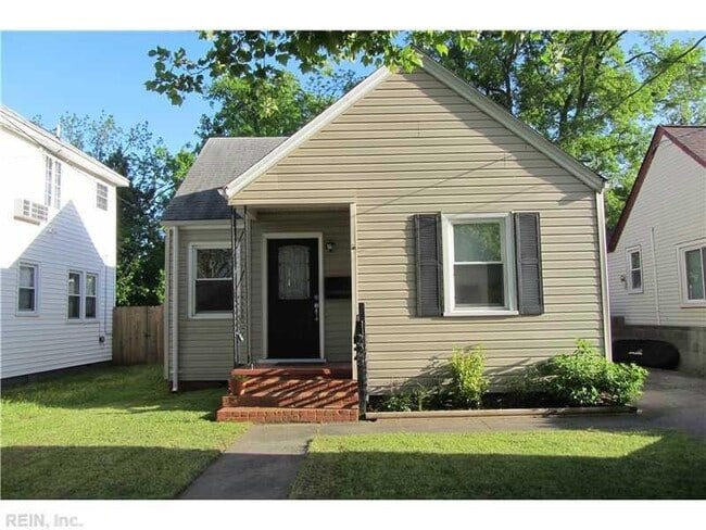Building Photo - 225 Beechwood Ave-Norfolk Available March 1