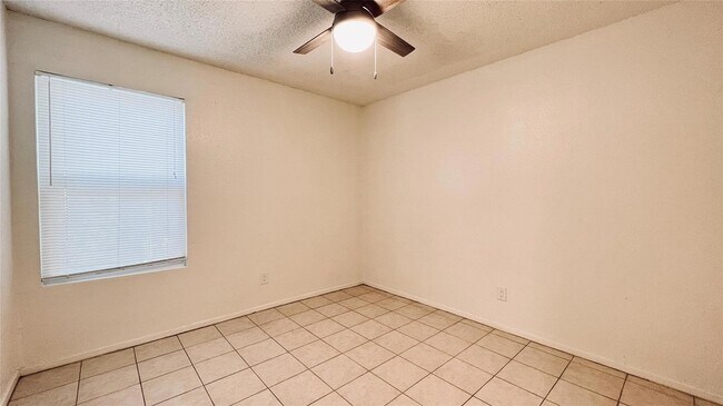 Photo - 8901 Pineridge Dr Unidad B