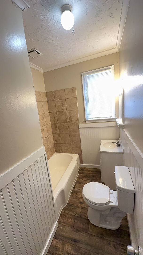 Photo - Quaint 3 bed 2 bath w/ covered parking in Fondren