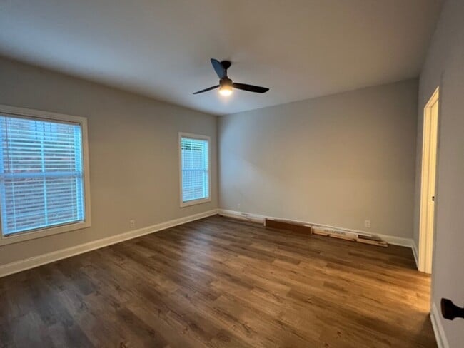 Photo - 238 Chenoweth Ln Unit 301