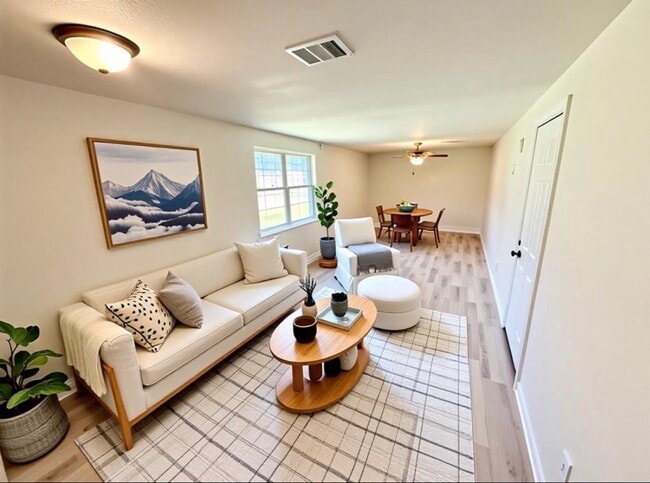 Building Photo - 14106 White Heather Dr