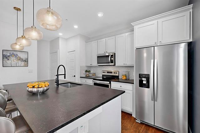 Photo - 800 S Welch St Unit 101