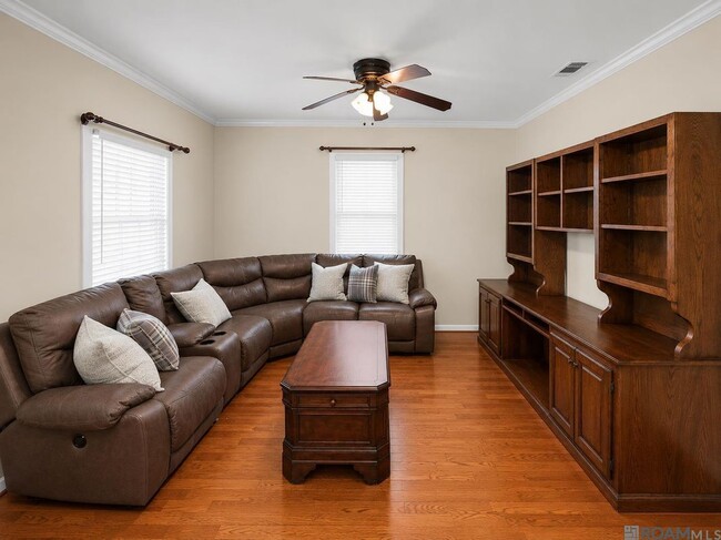 Photo - 1427 Stilt St