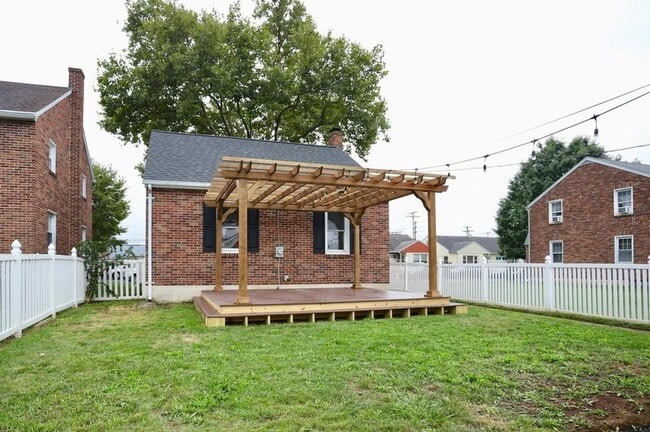 Photo - 1217 E Poplar St