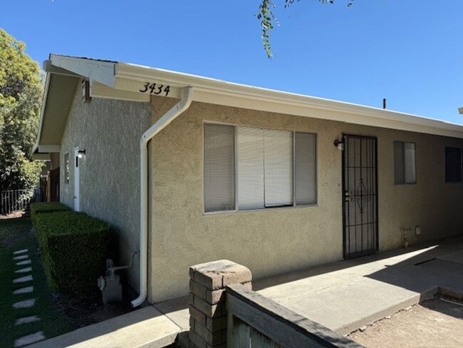 Building Photo - 3438-3438 S Woodland St Unit 3434 Rental