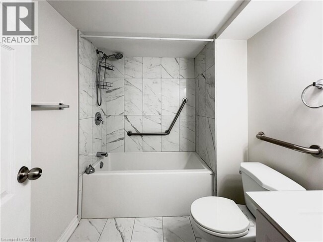 Photo - 76 William St