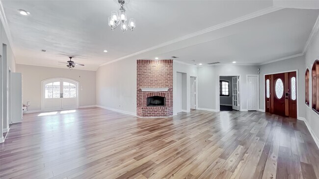 Photo - 6303 Lugary Dr