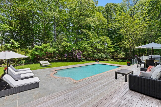 Photo - 2795 Deerfield Rd