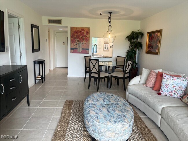 Photo - 1724 Pine Valley Dr Unidad 114