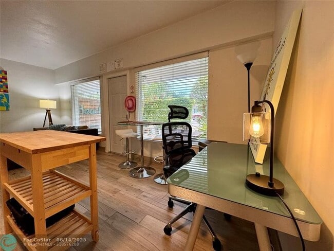 Photo - 642 NE 16th St