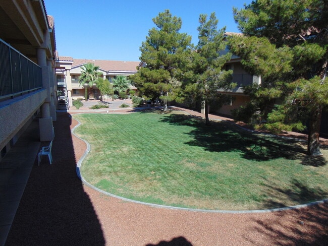 Photo - Lower Level Smokey Lane 1 bedroom, 1 bath ...