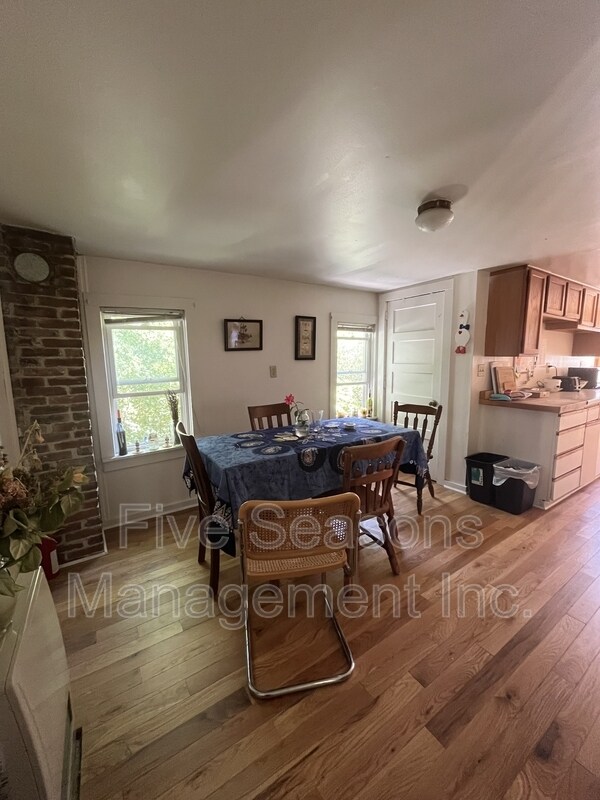 Building Photo - 80-80.5-805 N Willard St Rental