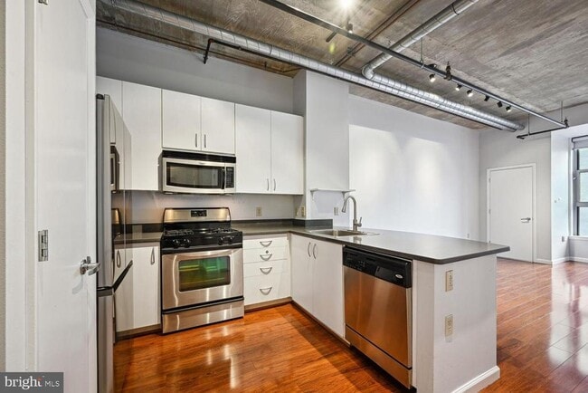 Photo - 1300 N St NW Apartment Unit 410