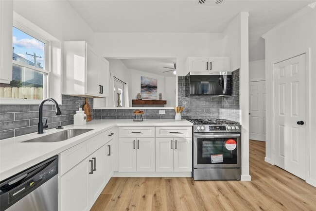 Photo - 617 Prairie Ln