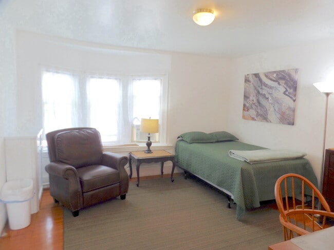 Photo - 34 Capen St Unit 2