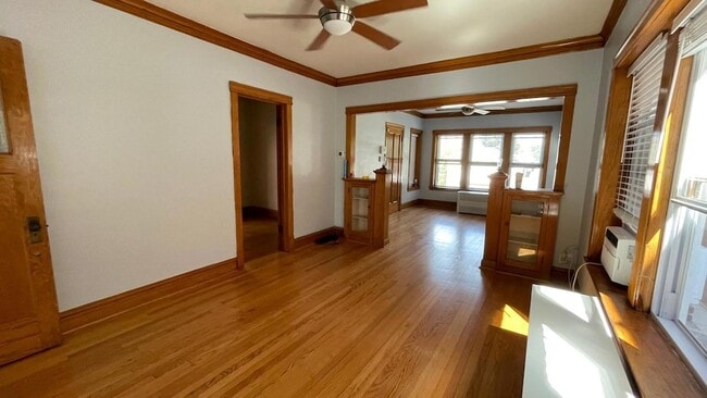 Photo - 2314 N Laramie Ave Unidad 1