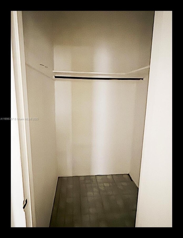 Photo - 7740 Dickens Ave Unidad 5