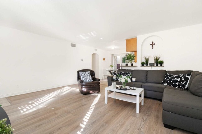 Photo - 1000 Estes St Unidad SI ID1513731P