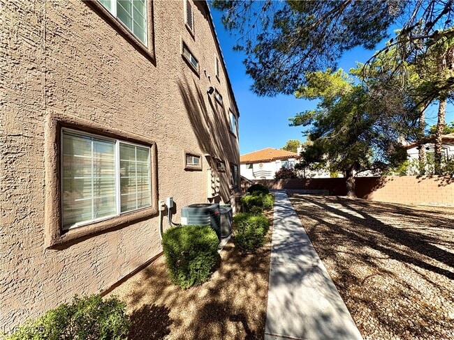 Photo - 9070 Spring Mountain Rd Unit 215