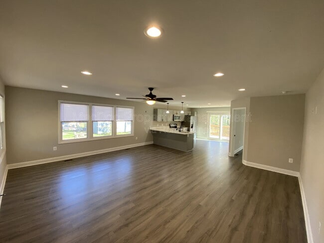 Photo - 77 Lakeview Dr