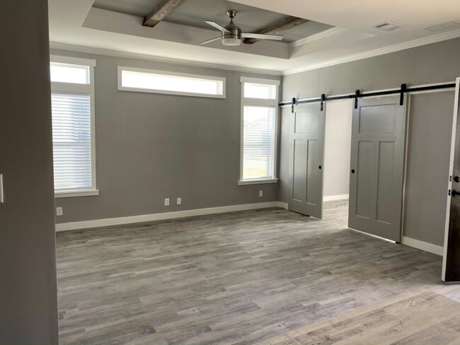 Photo - 5892 Mora Pl