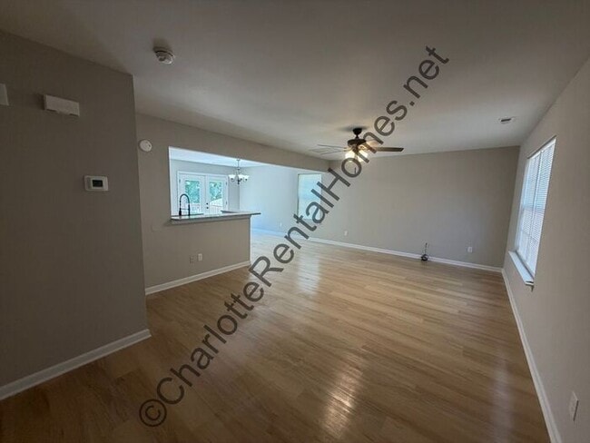 Photo - Updated 3 bedroom home in Concord with new kitchen & flooring!