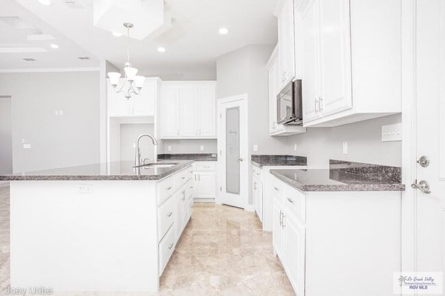 Photo - 1434 White Oak Dr
