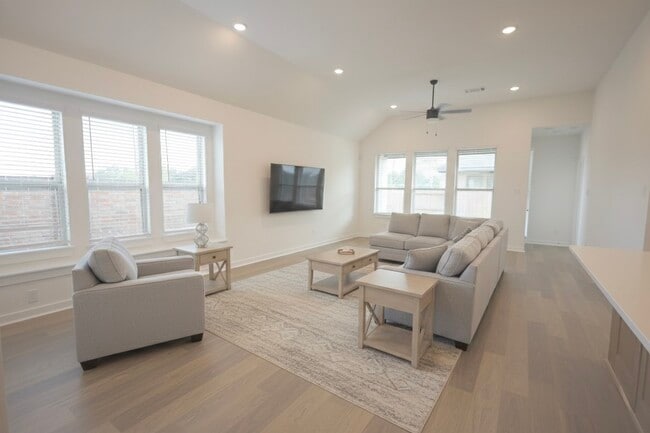 Photo - 27003 Golden Isle Ln