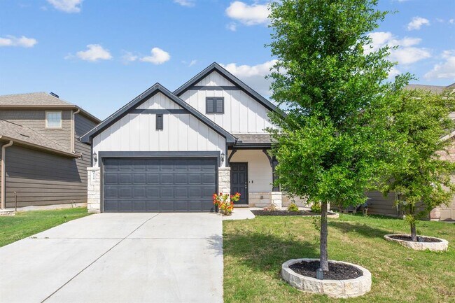 Photo - 428 English Oak St