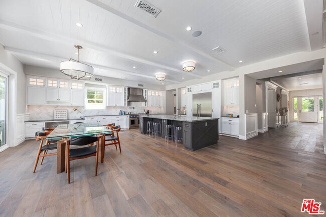 Photo - 5054 Haskell Ave