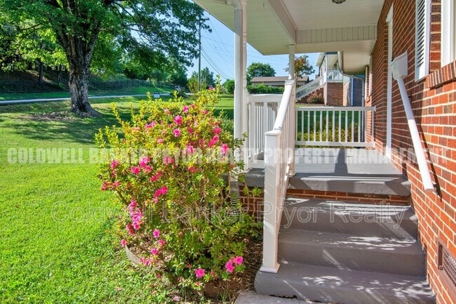 1225 Panorama Dr