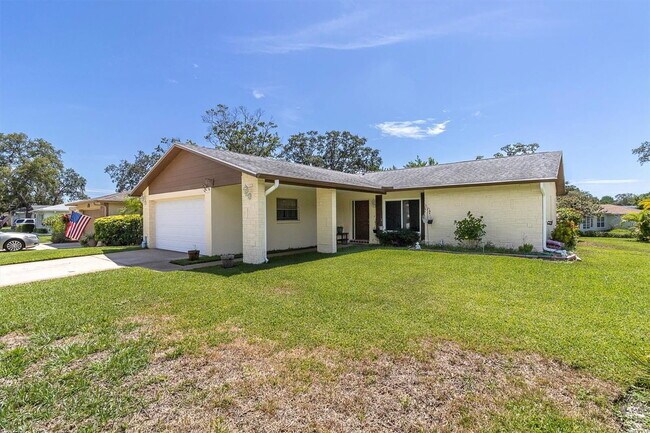 Building Photo - 10531 Meadow Hill Dr Rental