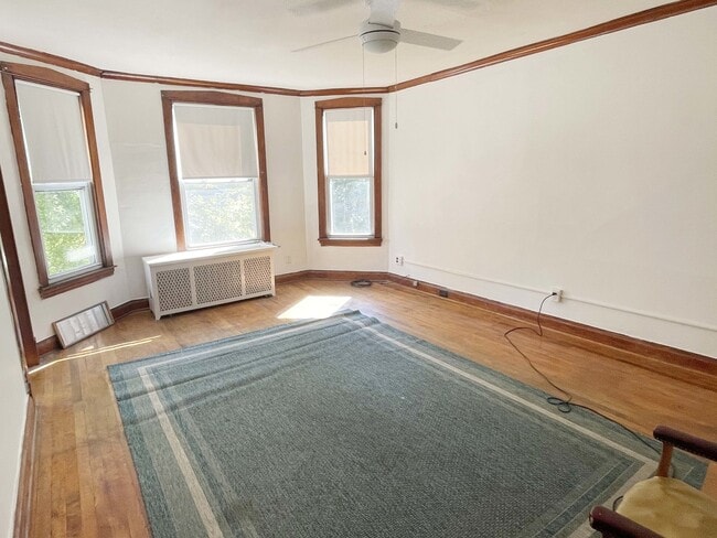 Photo - 2642 N Springfield Ave Unit 2FL