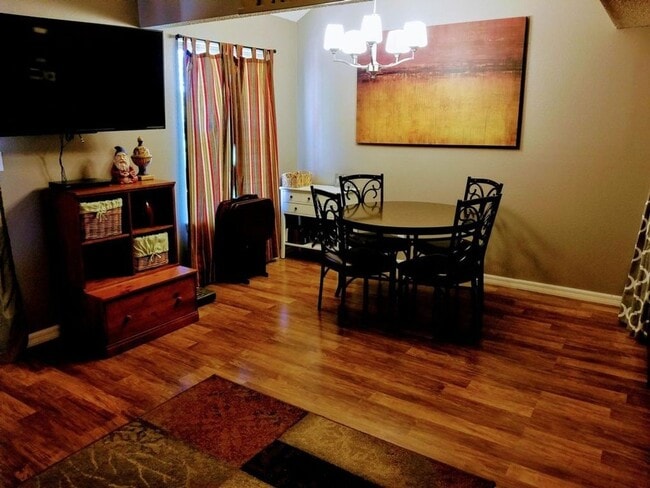 Recently Renovated Furnished 2 Bedroom 2 Bath Apartment in Branson MO - Recently Renovated Furnished 2 Bedroom 2 Bath Apartment in Branson MO