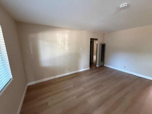 Photo - $2,695 - 2 Bd/1 Ba Duplex with remodeled kitchen and bath in Gilroy-Large backyard