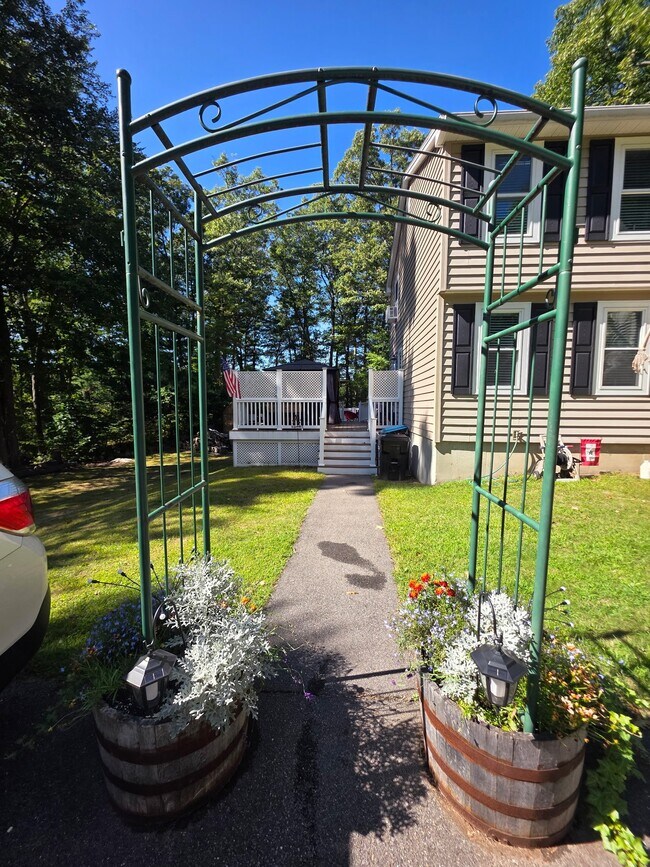 16 Paul Ave
