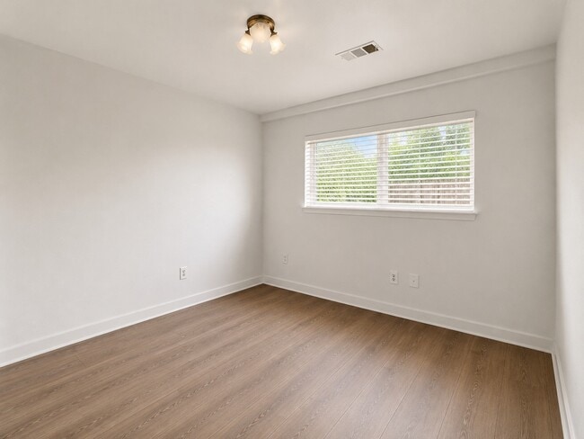 Photo - 1401 Avenue H