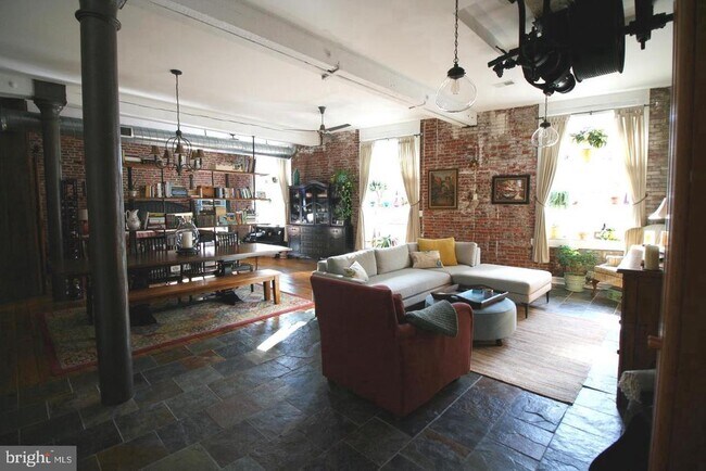 Photo - 828 N Hancock St Unit 2A