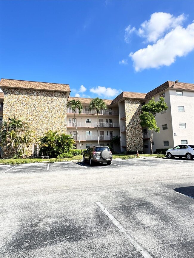 Photo - 8101 SW 24th Ct Condominio Unidad 408