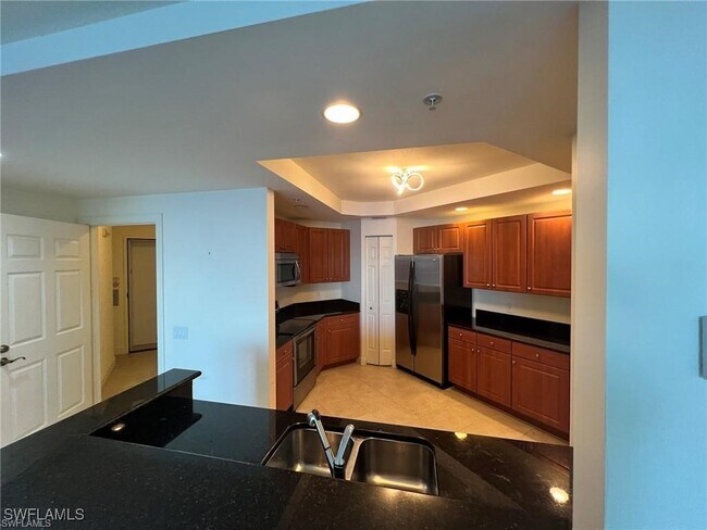 Photo - 2743 First St Unidad 2402