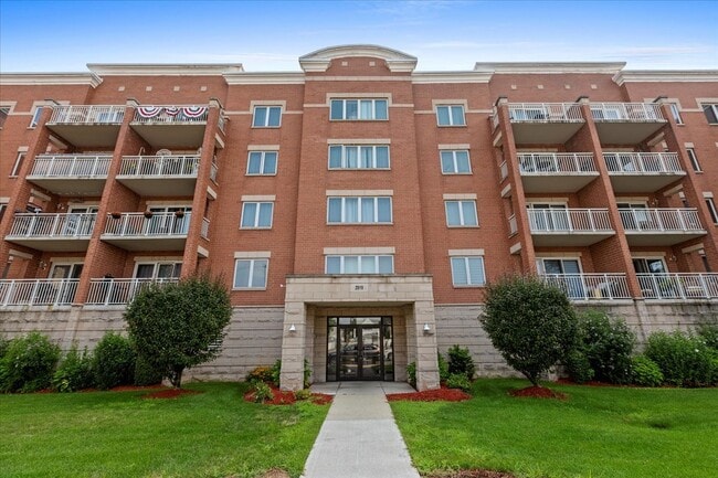 Building Photo - 2919 N Harlem Ave Unit 411 Rental