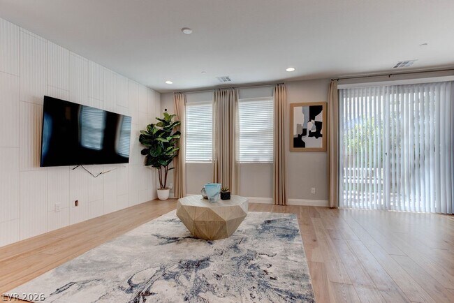 Photo - 8580 Luse St