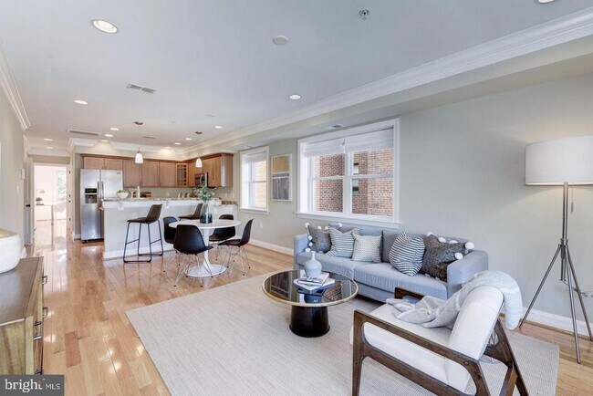 Photo - 5511 Colorado Ave NW Unidad 402