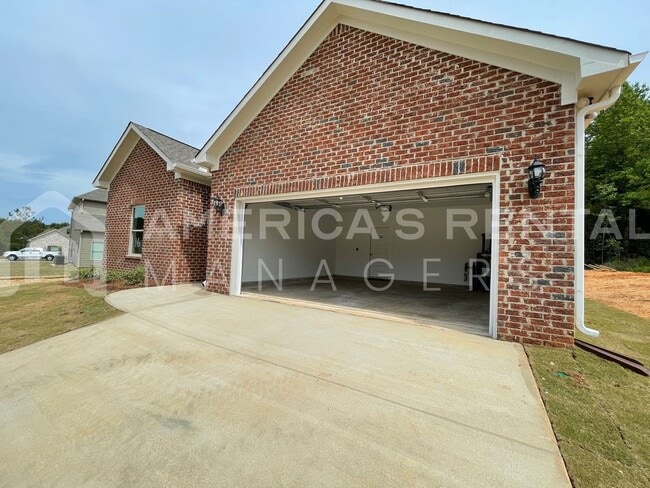 Building Photo - Home for Rent in Brookwood, AL... Available to View Now!!!
