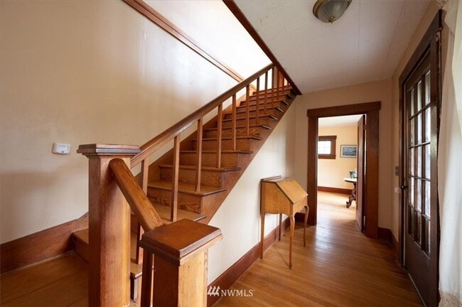 Photo - 3 Bedroom 1800 sq ft Cute Farm House with ...
