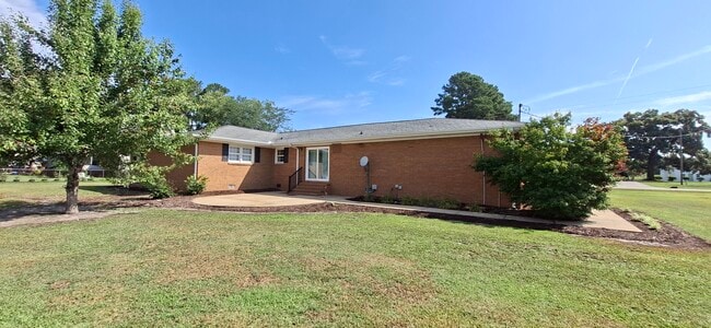 Photo - 424 La Grange Rd