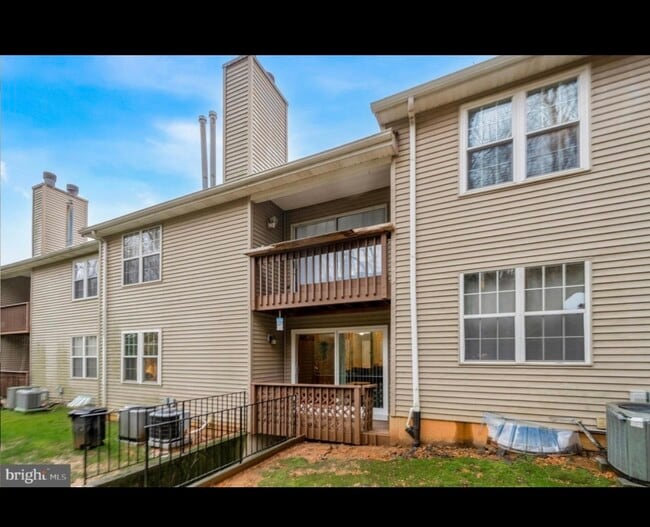 Photo - 338 Cashel Ct Unit 338 Cashel